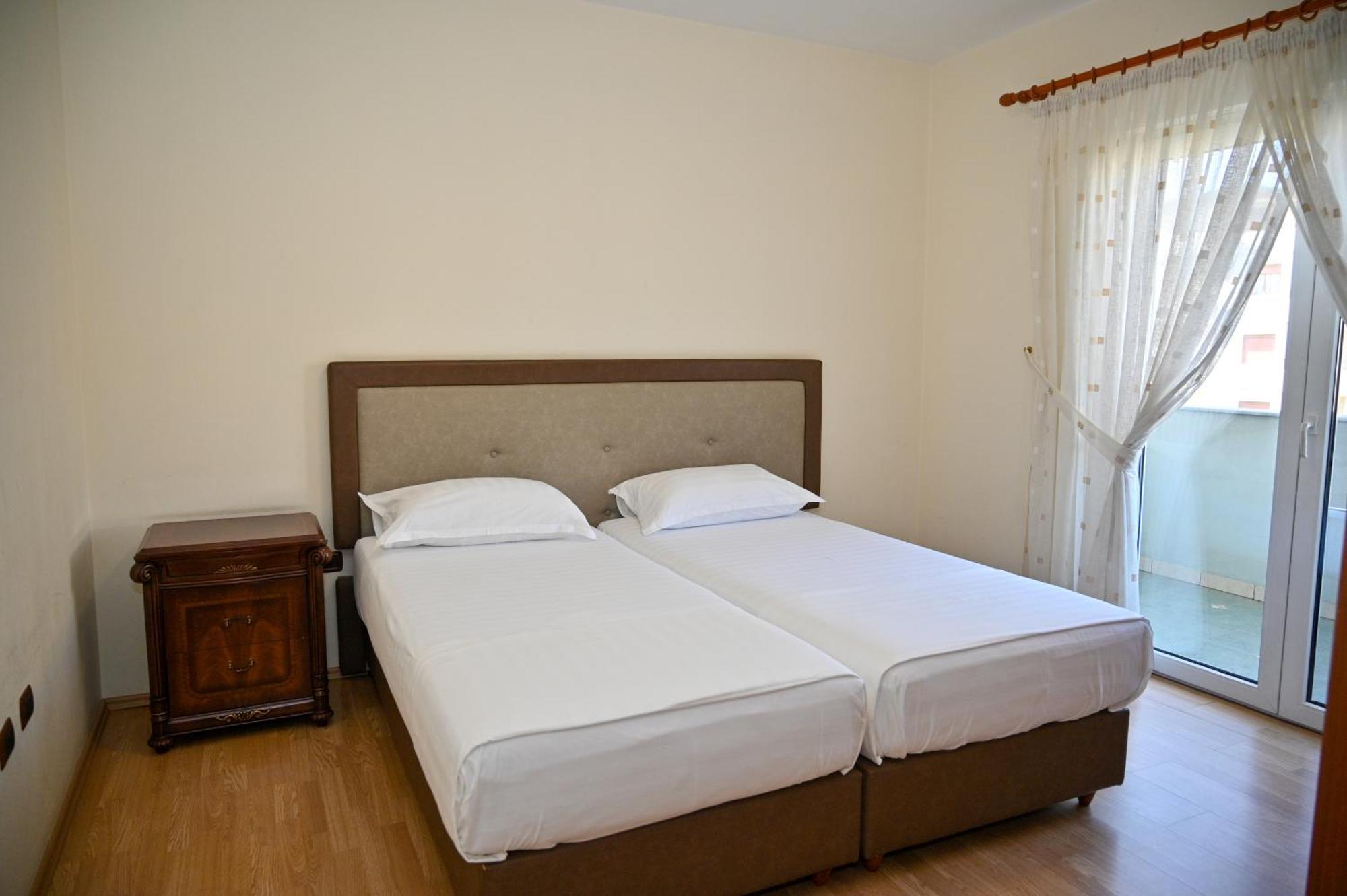Hotel Vila Emes Durrës Zimmer foto