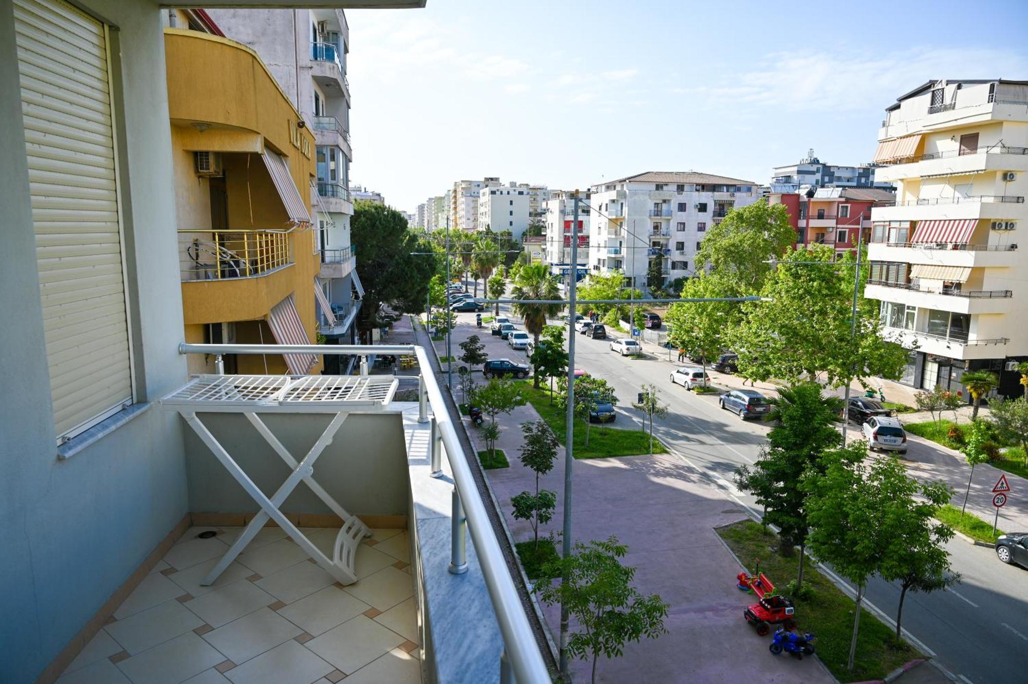 Hotel Vila Emes Durrës Exterior foto