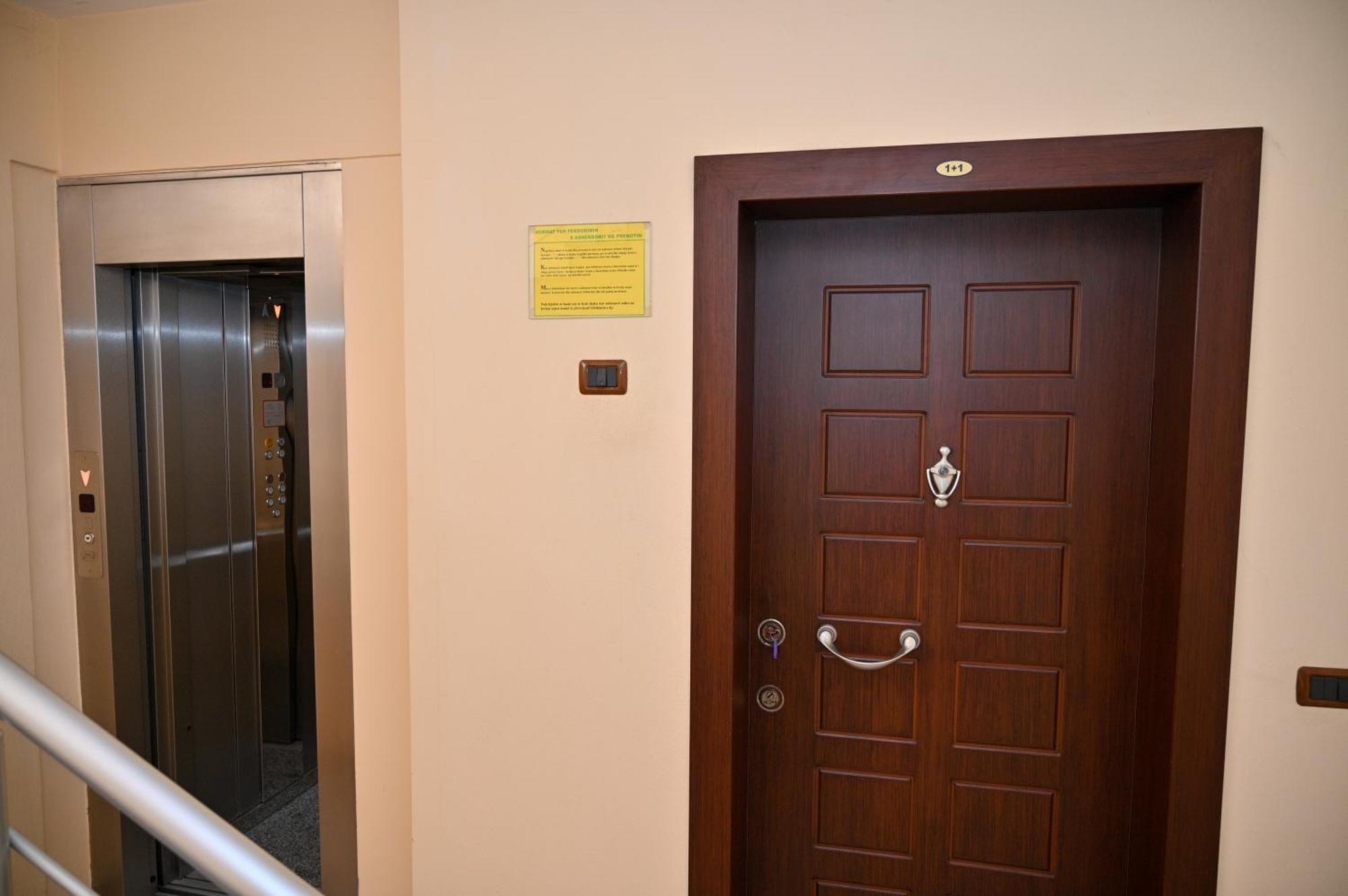 Hotel Vila Emes Durrës Exterior foto