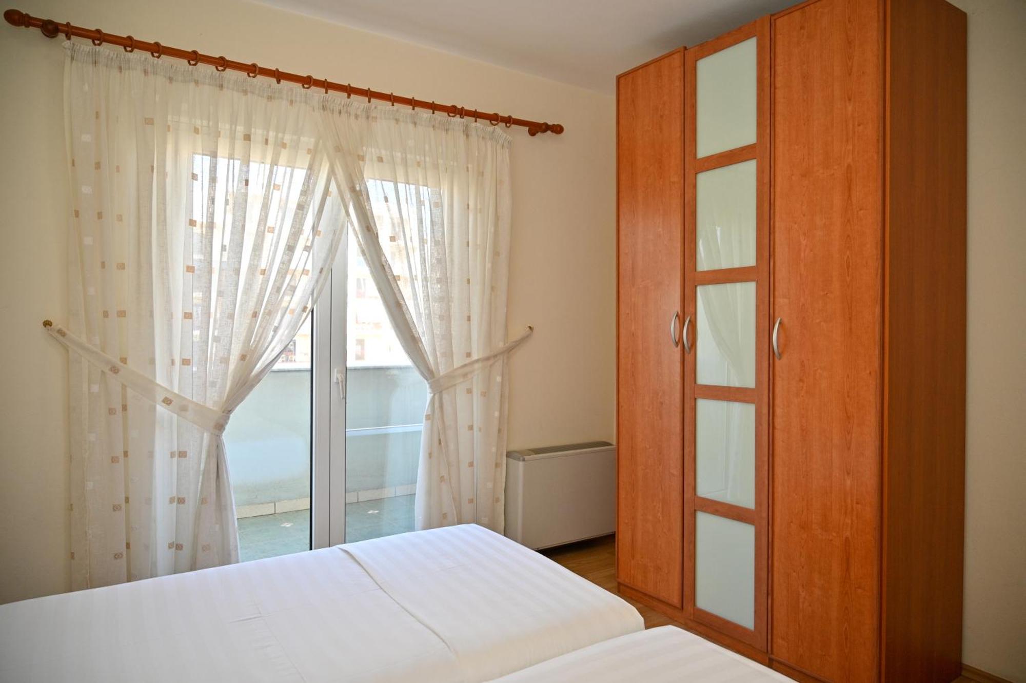 Hotel Vila Emes Durrës Exterior foto