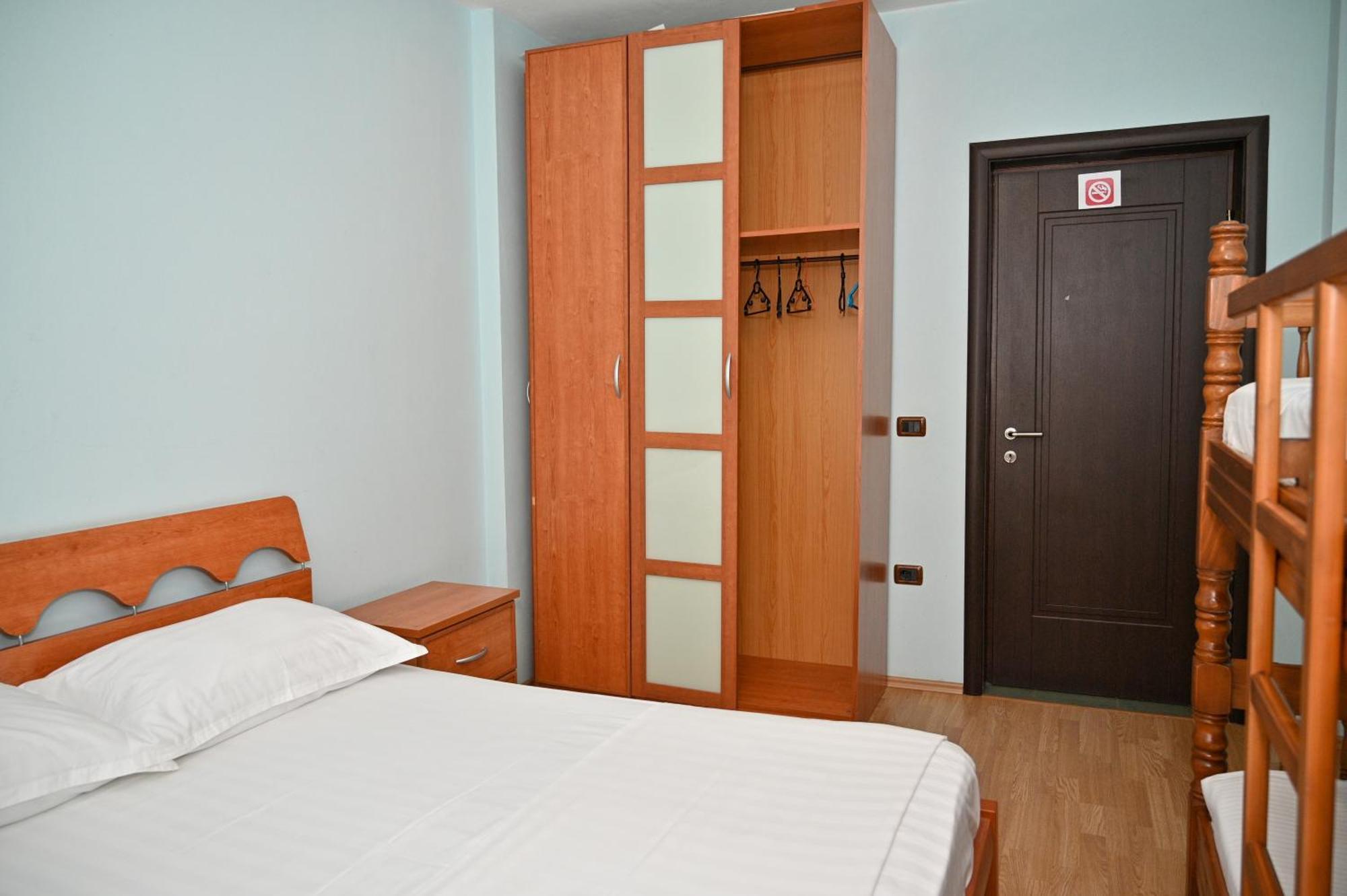 Hotel Vila Emes Durrës Zimmer foto