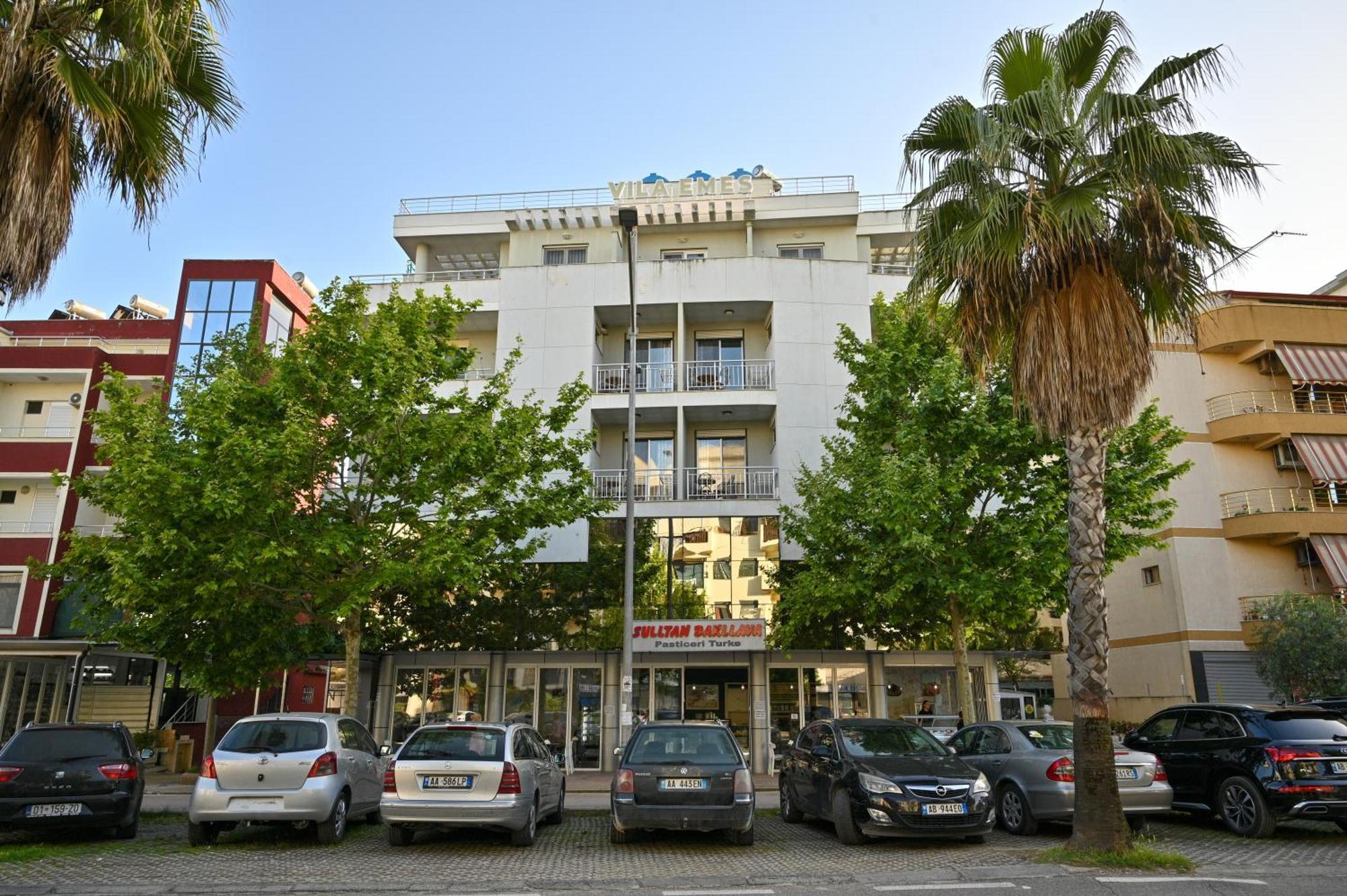 Hotel Vila Emes Durrës Exterior foto