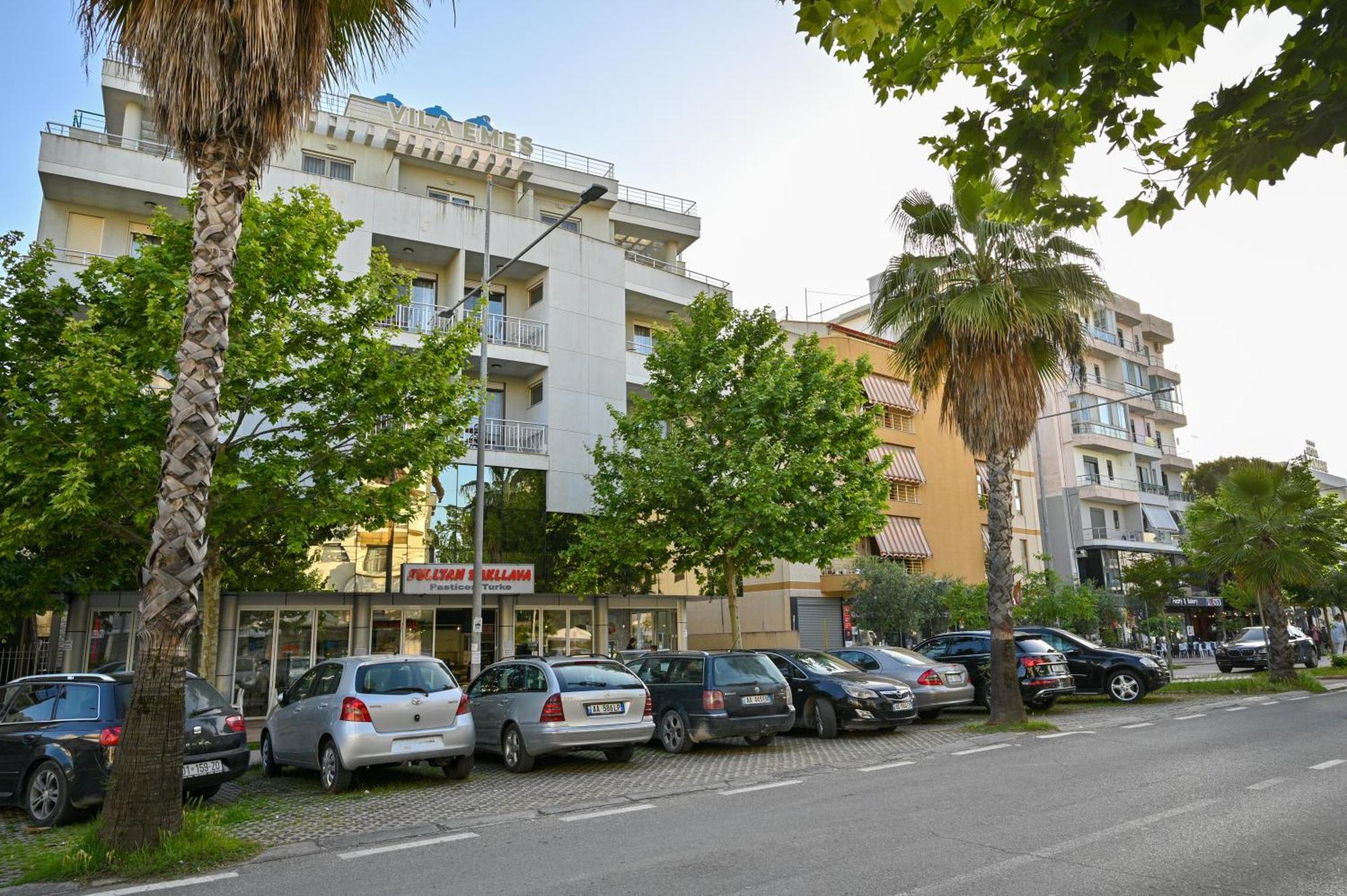 Hotel Vila Emes Durrës Exterior foto